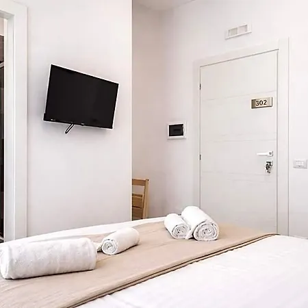 فندق مبيت وإفطار Universita 4*