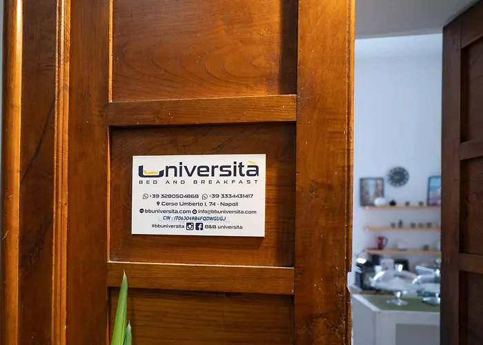 Universita Nocleg ze śniadaniem 4*