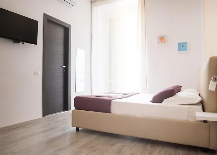 Universita 4* Neapol