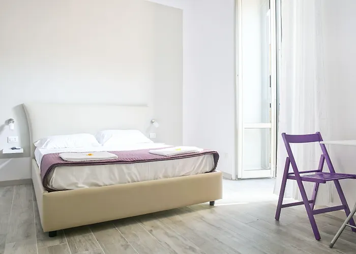 Universita Nocleg ze śniadaniem 4*