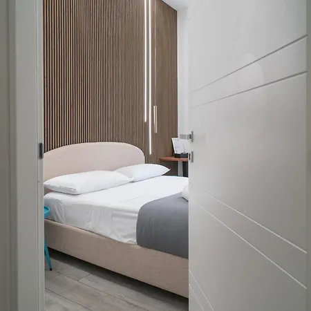 Universita 4* Neapel