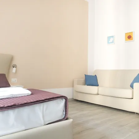 Universita 4* Neapel