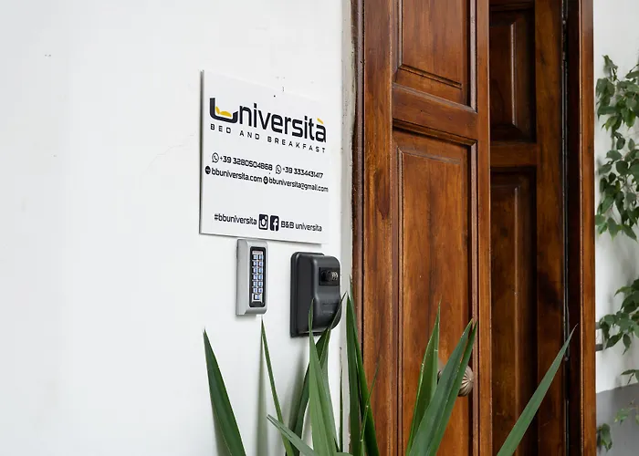 Universita فندق مبيت وإفطار