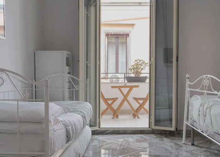 Universita فندق مبيت وإفطار 4*